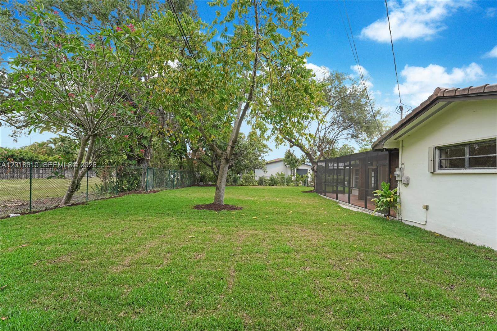 7220 SW 69th Ct, Miami FL 33143