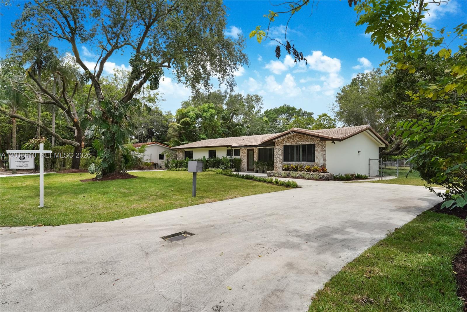 7220 SW 69th Ct, Miami FL 33143
