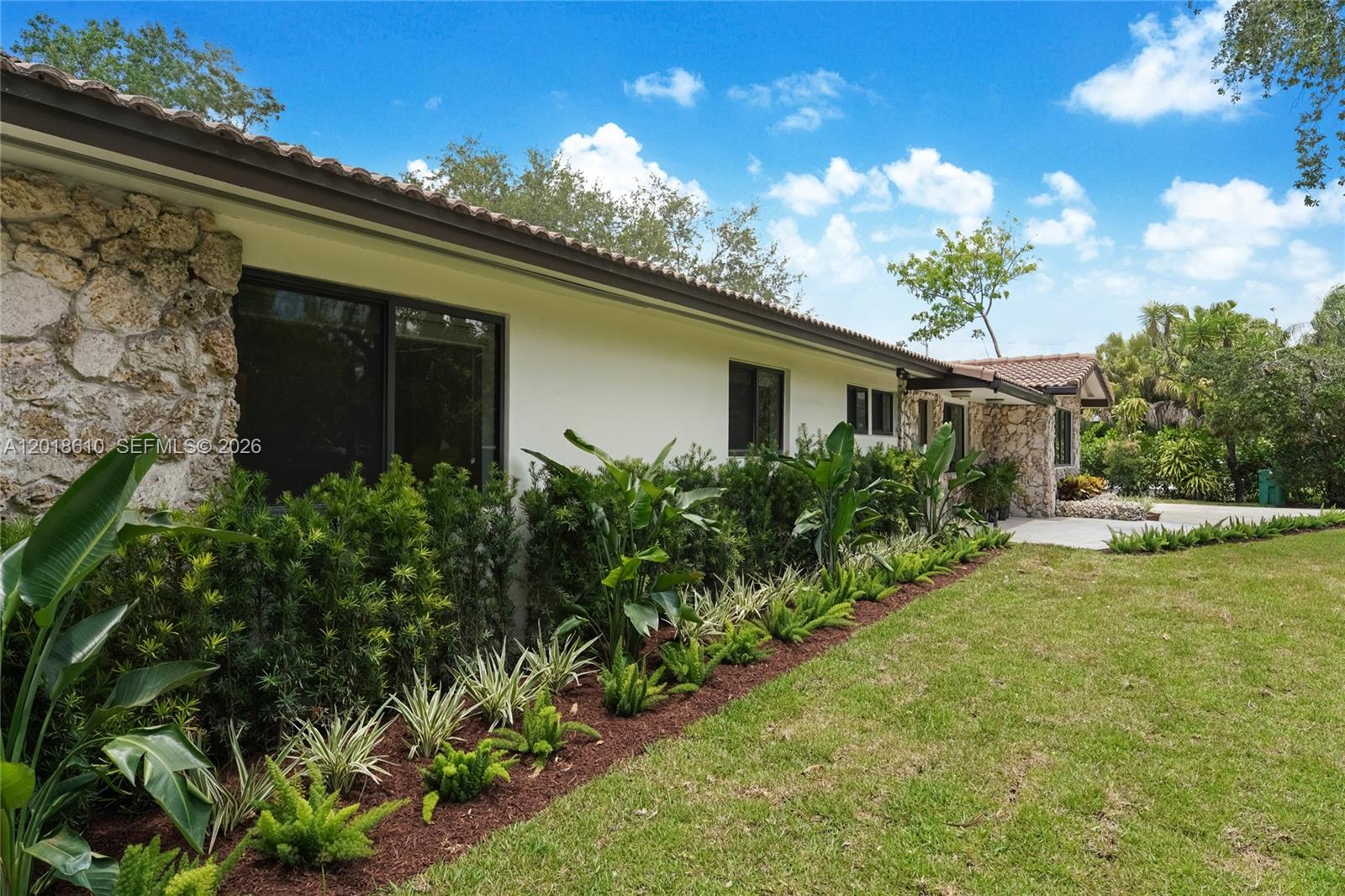 7220 SW 69th Ct, Miami FL 33143