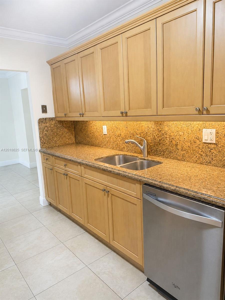 765 W 70th Pl #765, Hialeah FL 33014