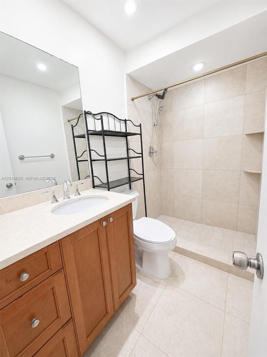 765 W 70th Pl #765, Hialeah FL 33014