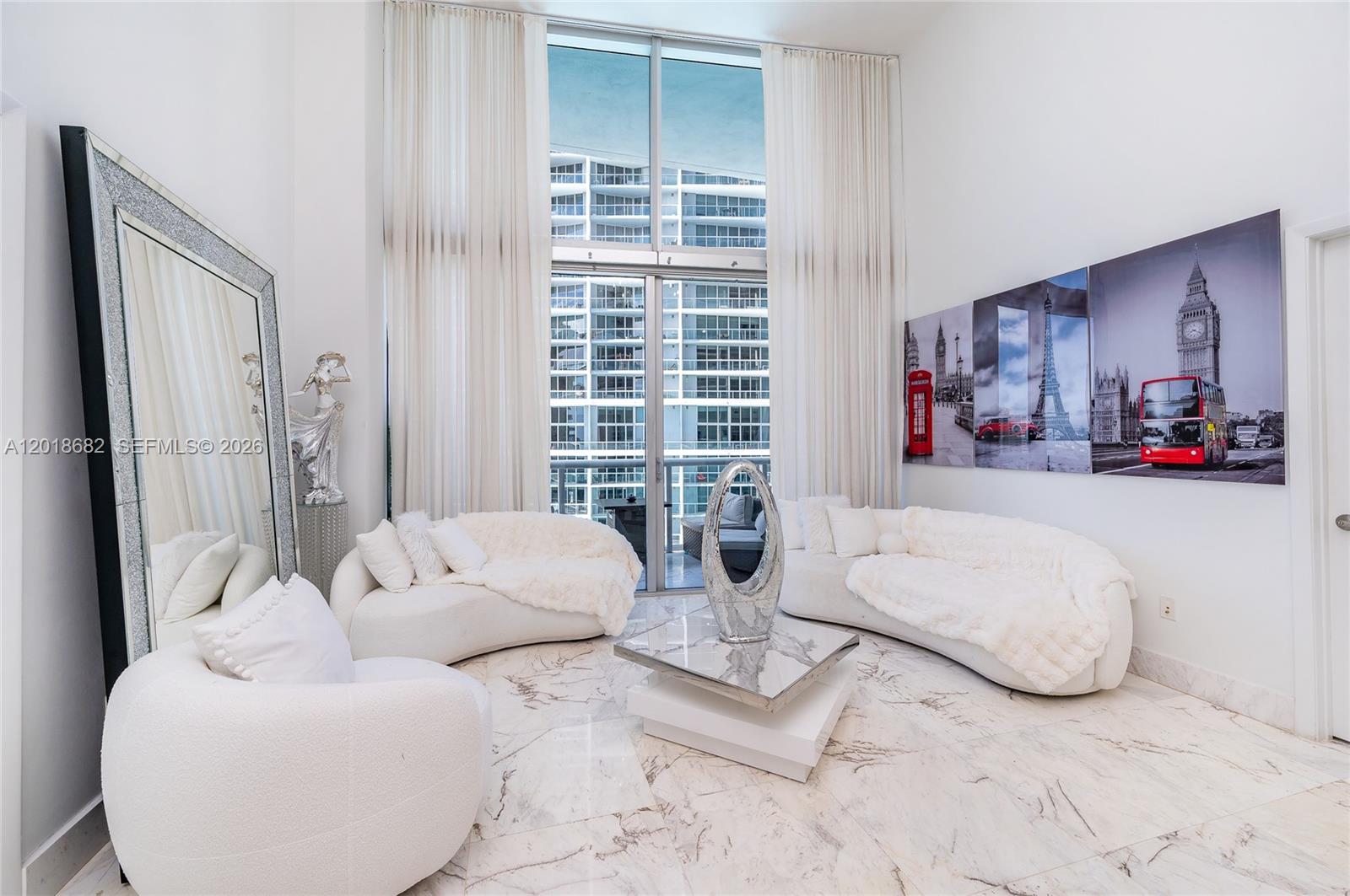 475 Brickell Ave #2209, Miami FL 33131