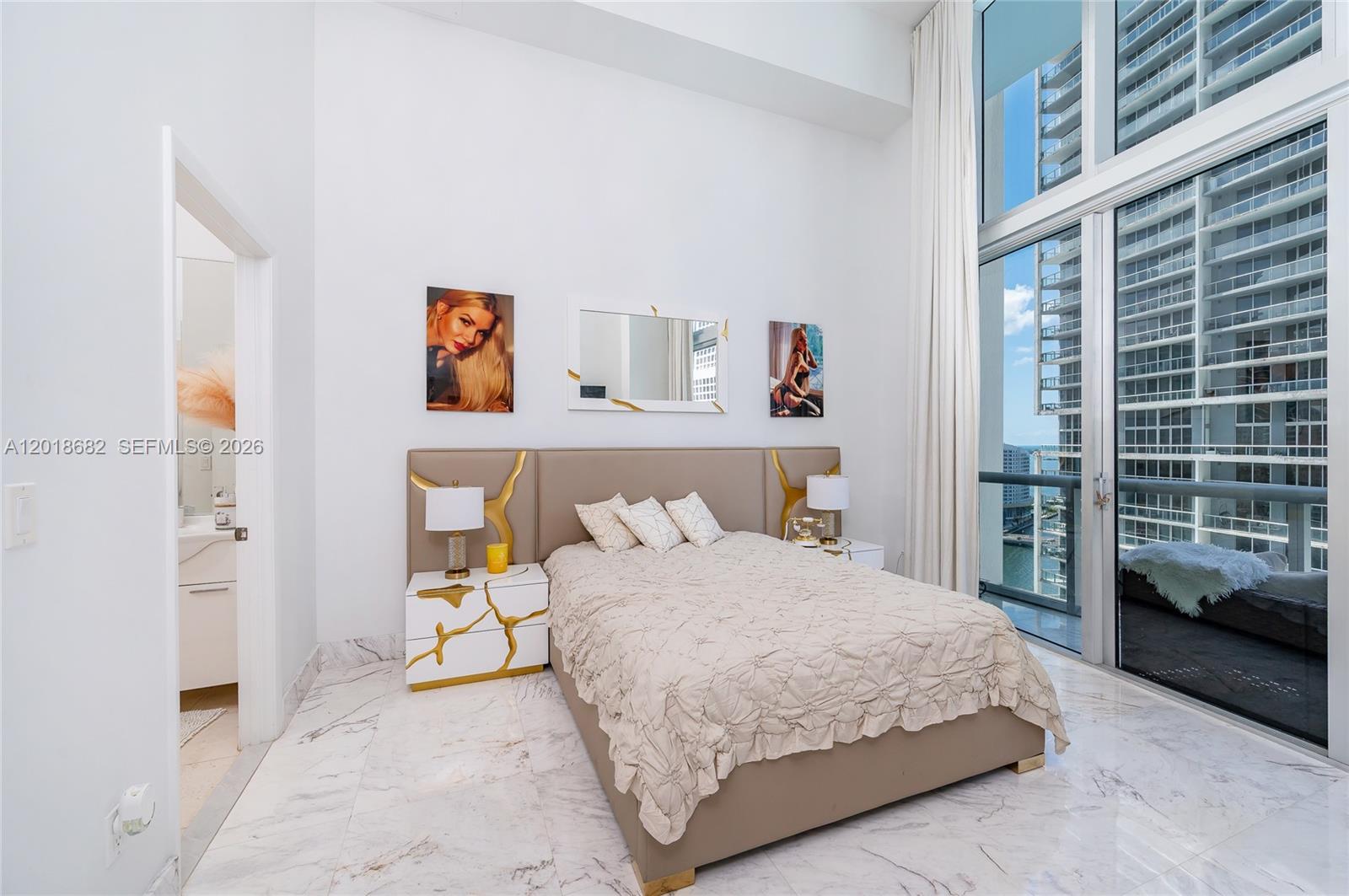 475 Brickell Ave #2209, Miami FL 33131