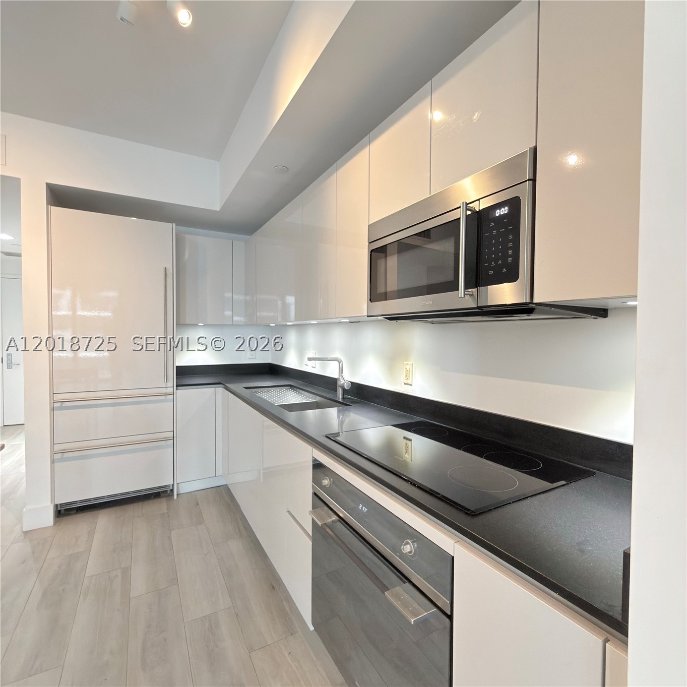 1010 Brickell Ave #2208, Miami FL 33131