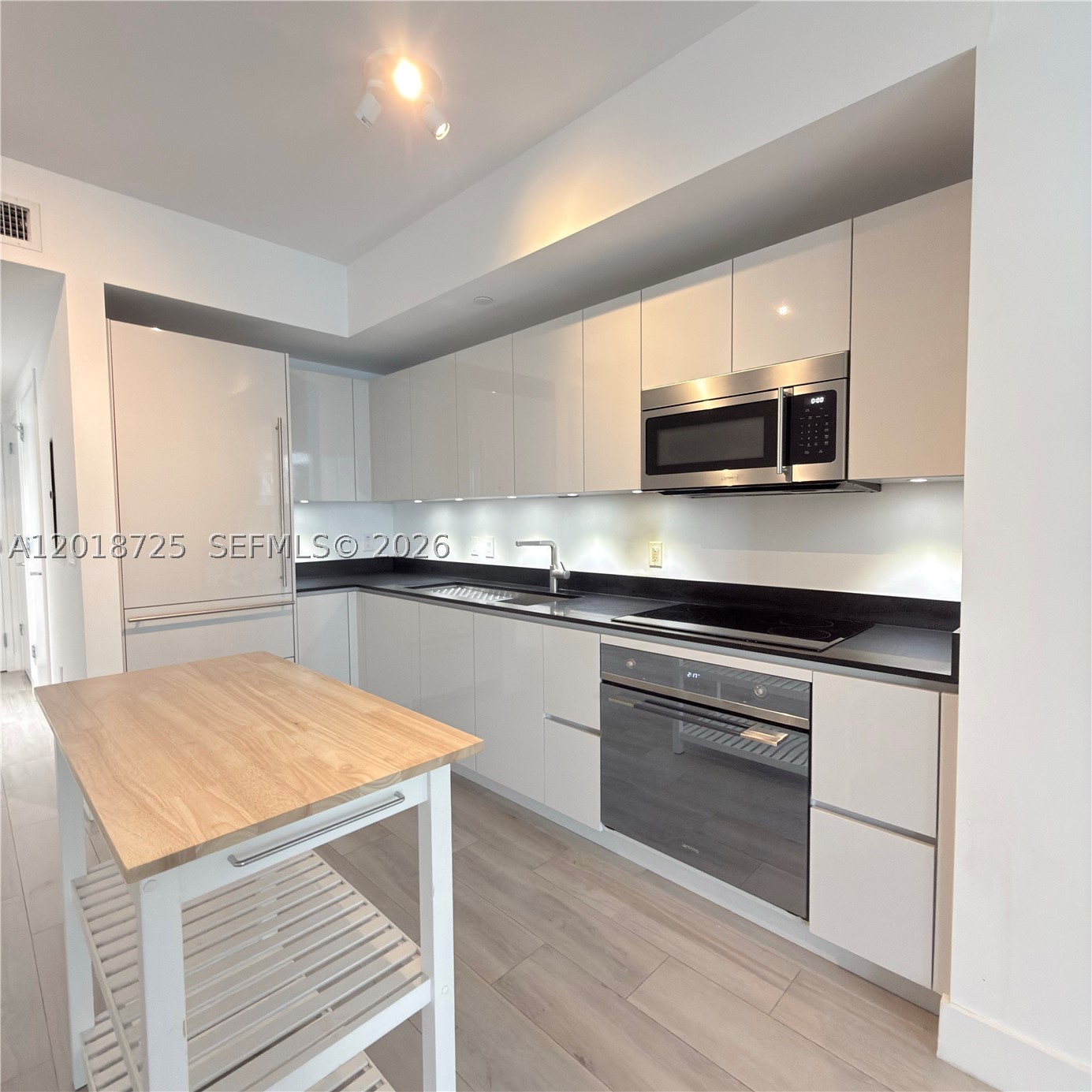 1010 Brickell Ave #2208, Miami FL 33131