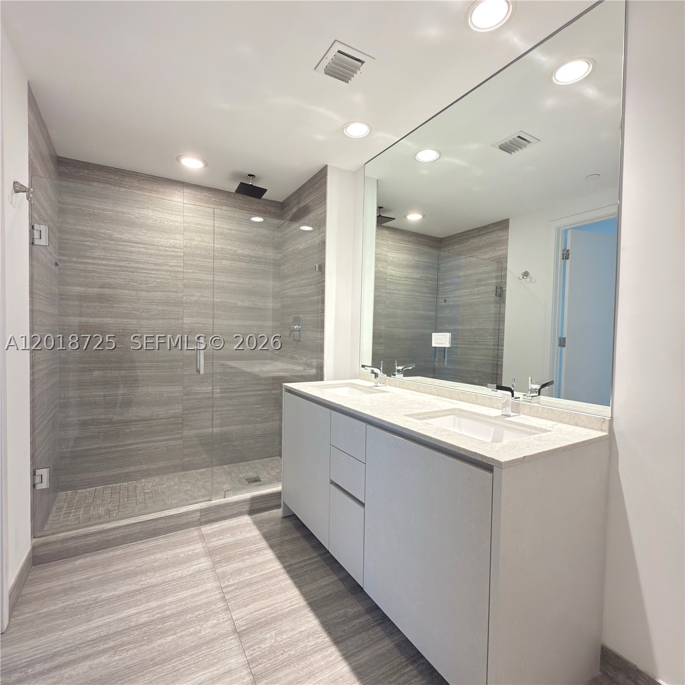 1010 Brickell Ave #2208, Miami FL 33131