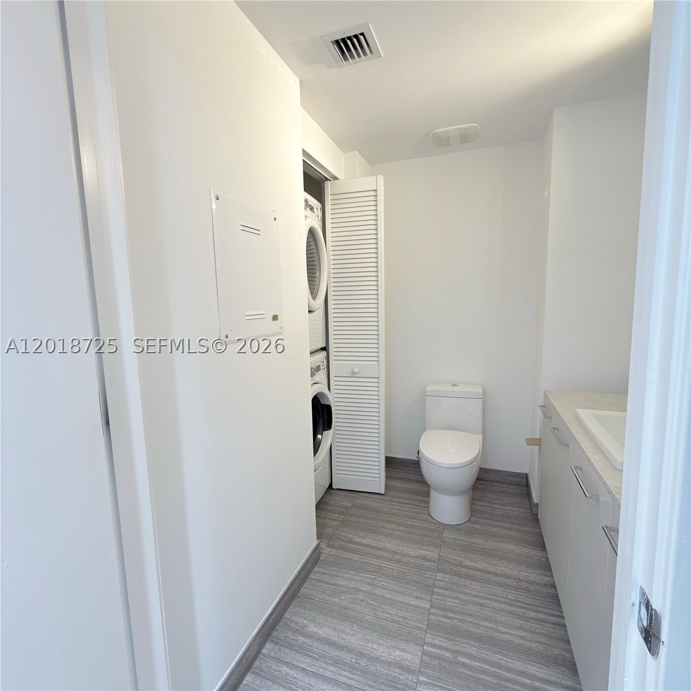 1010 Brickell Ave #2208, Miami FL 33131
