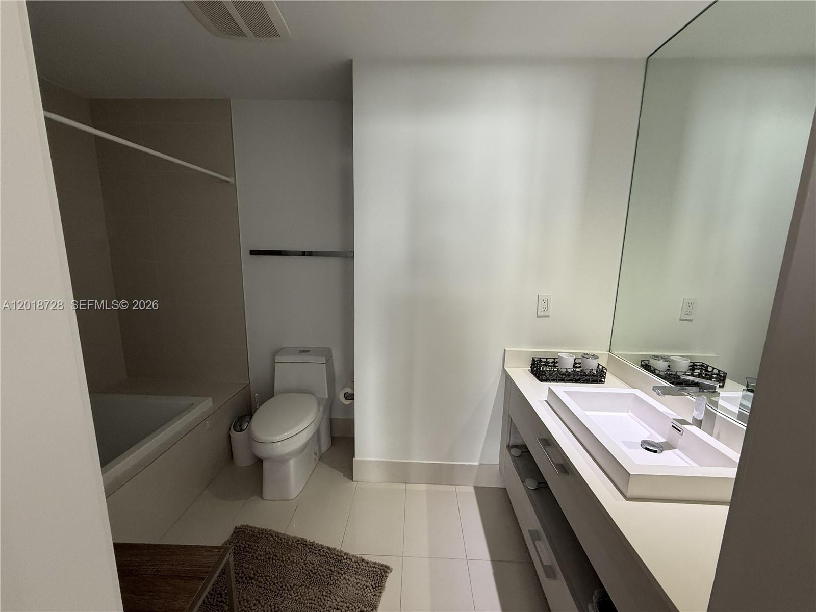 55 SW 9th St #2509, Miami FL 33130