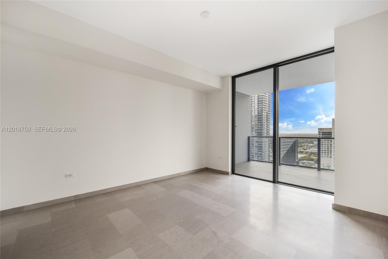 68 SE 6th St #2310, Miami FL 33131