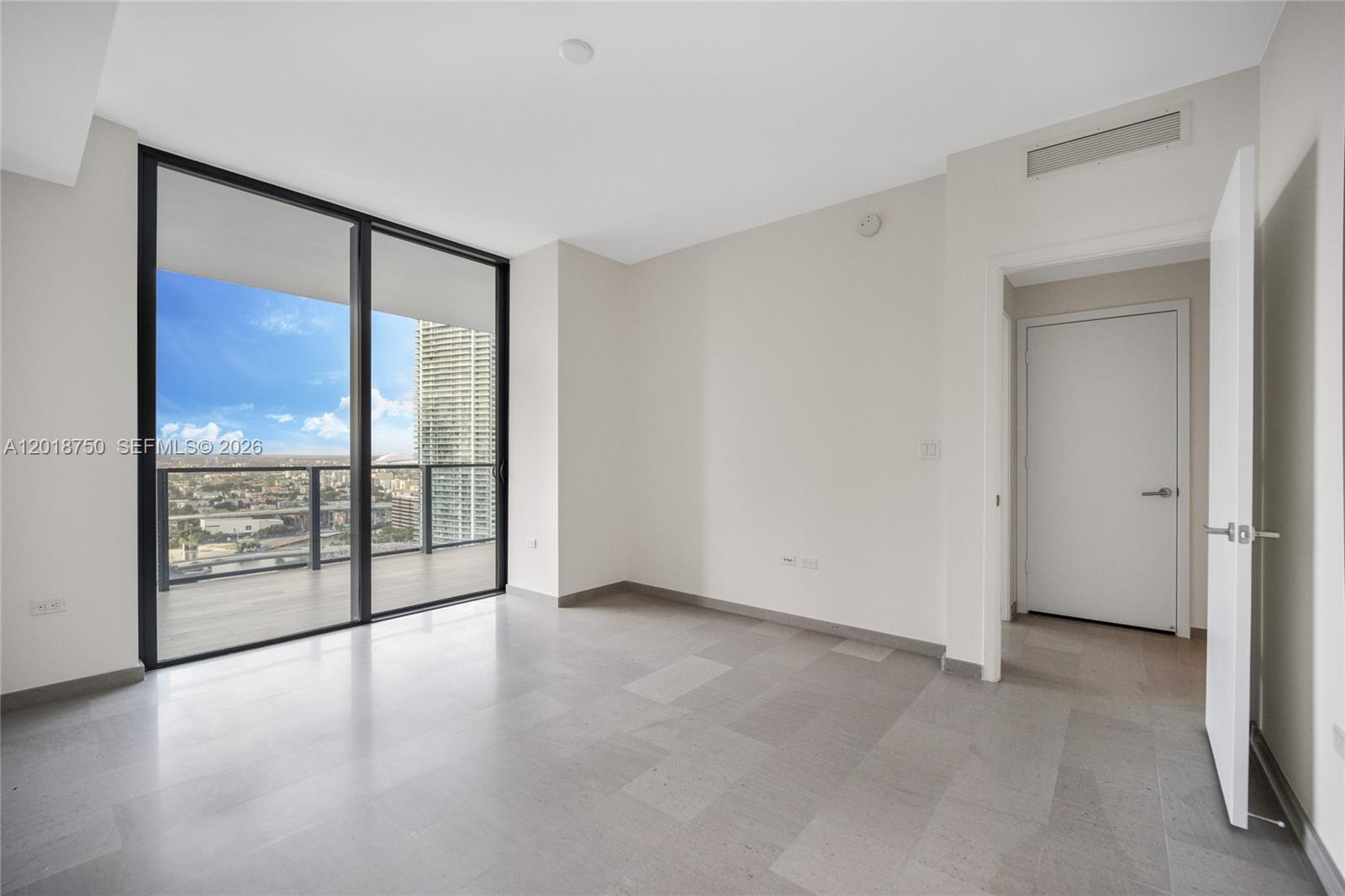 68 SE 6th St #2310, Miami FL 33131