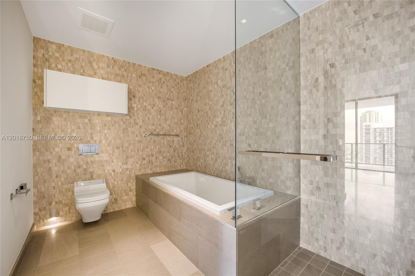 68 SE 6th St #2310, Miami FL 33131