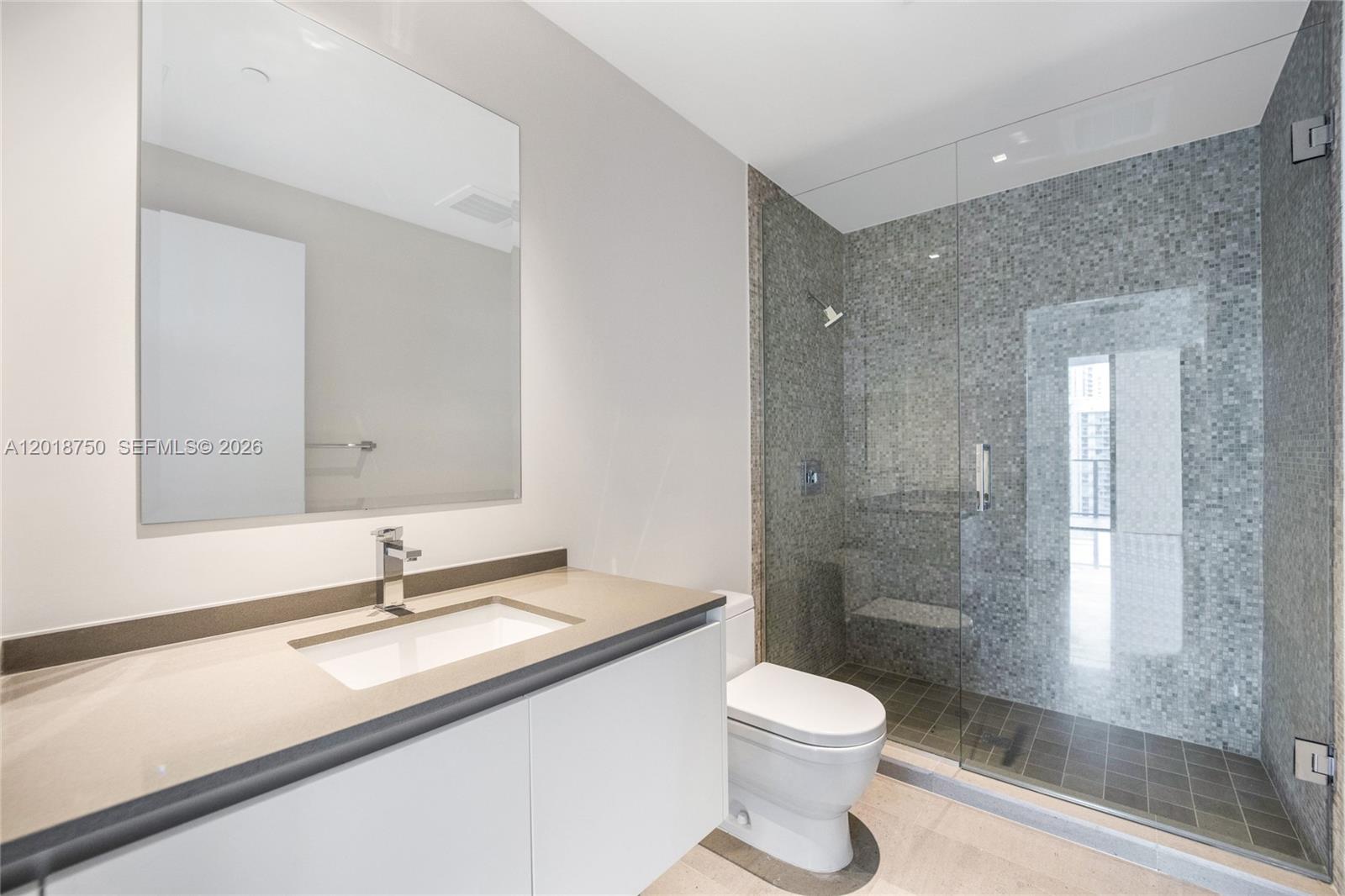 68 SE 6th St #2310, Miami FL 33131