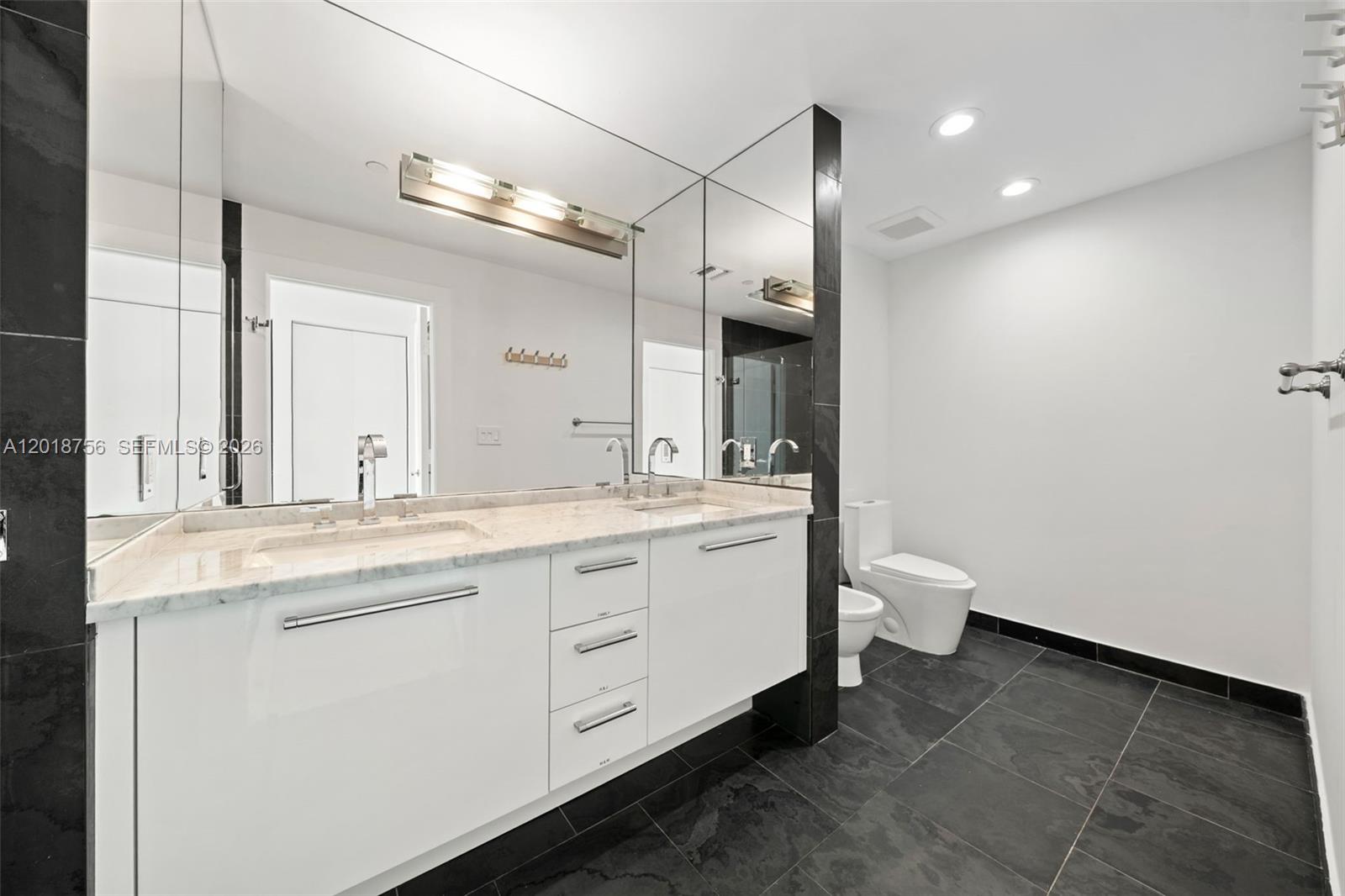 900 Biscayne Blvd #5602, Miami FL 33132