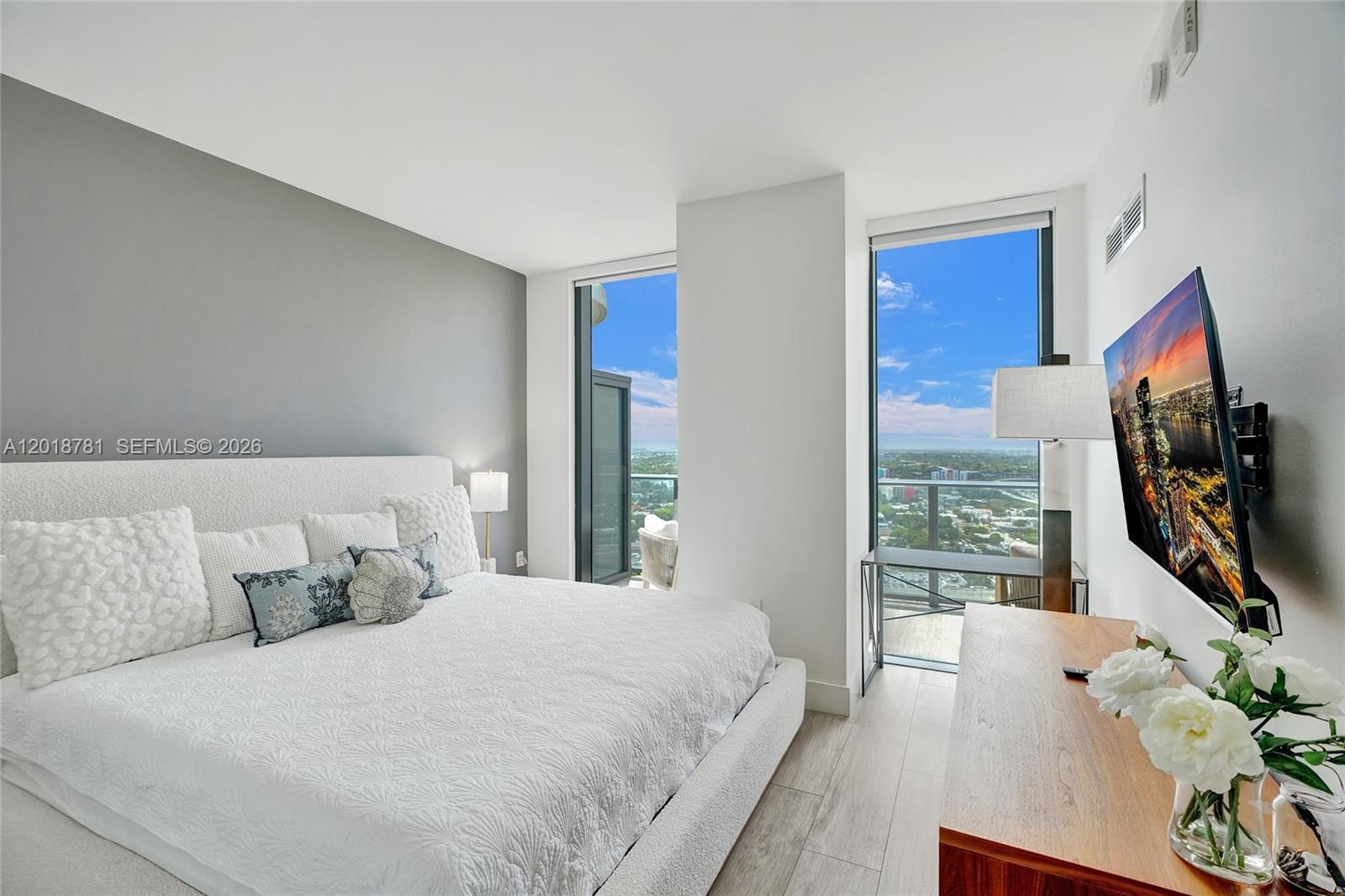 121 NE 34th St #2809, Miami FL 33137