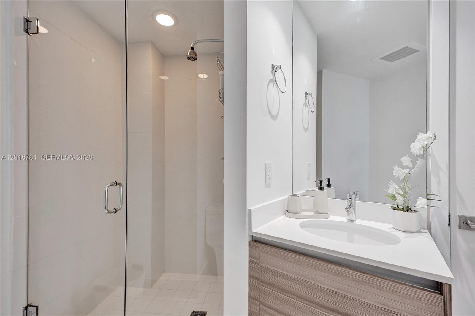 121 NE 34th St #2809, Miami FL 33137