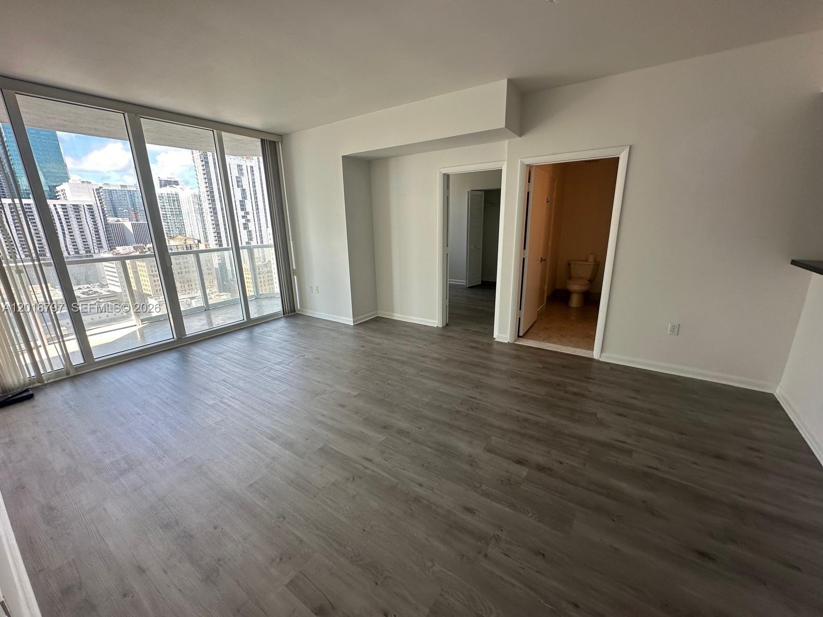 244 Biscayne Blvd #1910, Miami FL 33132