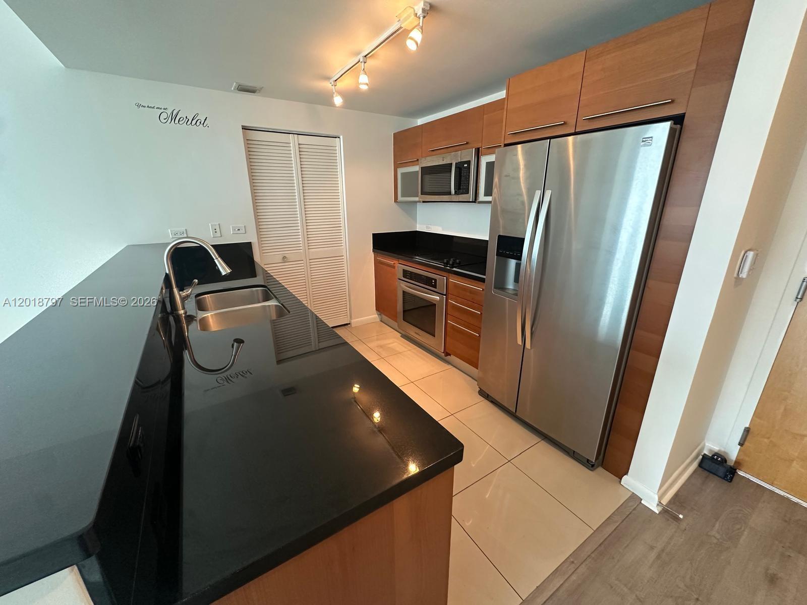 244 Biscayne Blvd #1910, Miami FL 33132