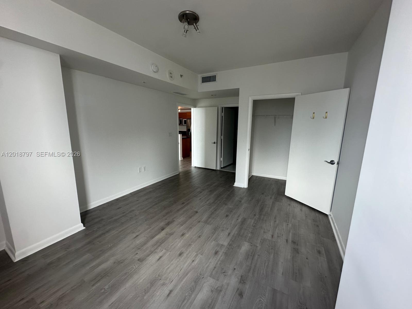 244 Biscayne Blvd #1910, Miami FL 33132