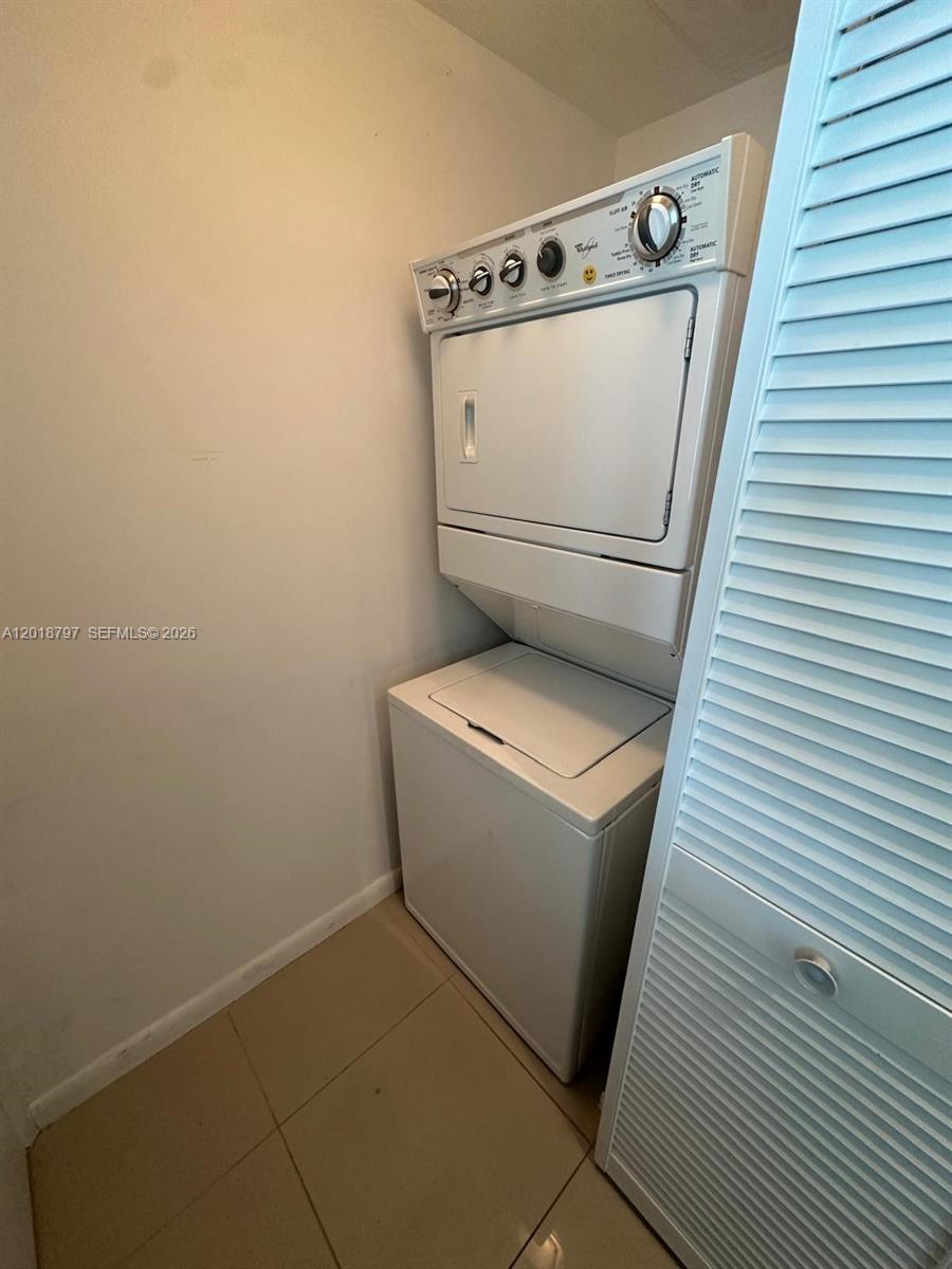 244 Biscayne Blvd #1910, Miami FL 33132