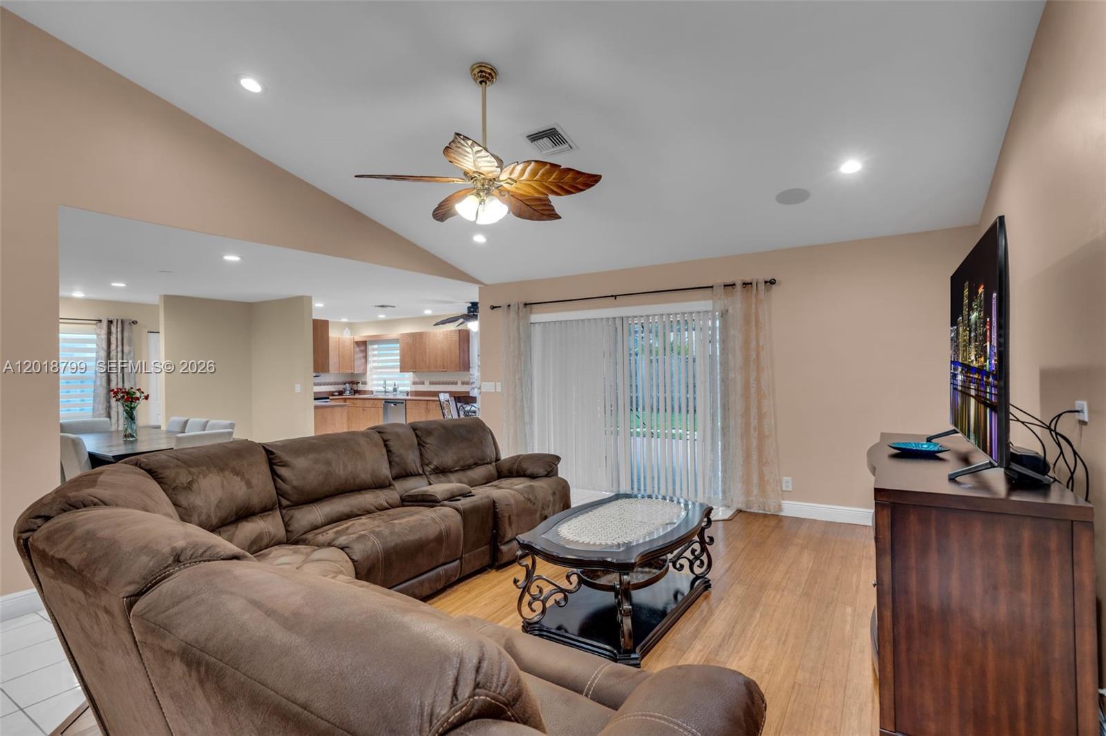 7817 Sunflower Dr, Margate FL 33063