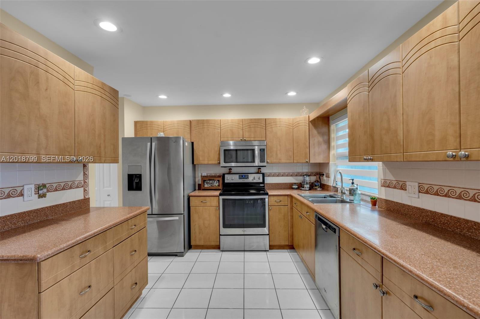 7817 Sunflower Dr, Margate FL 33063