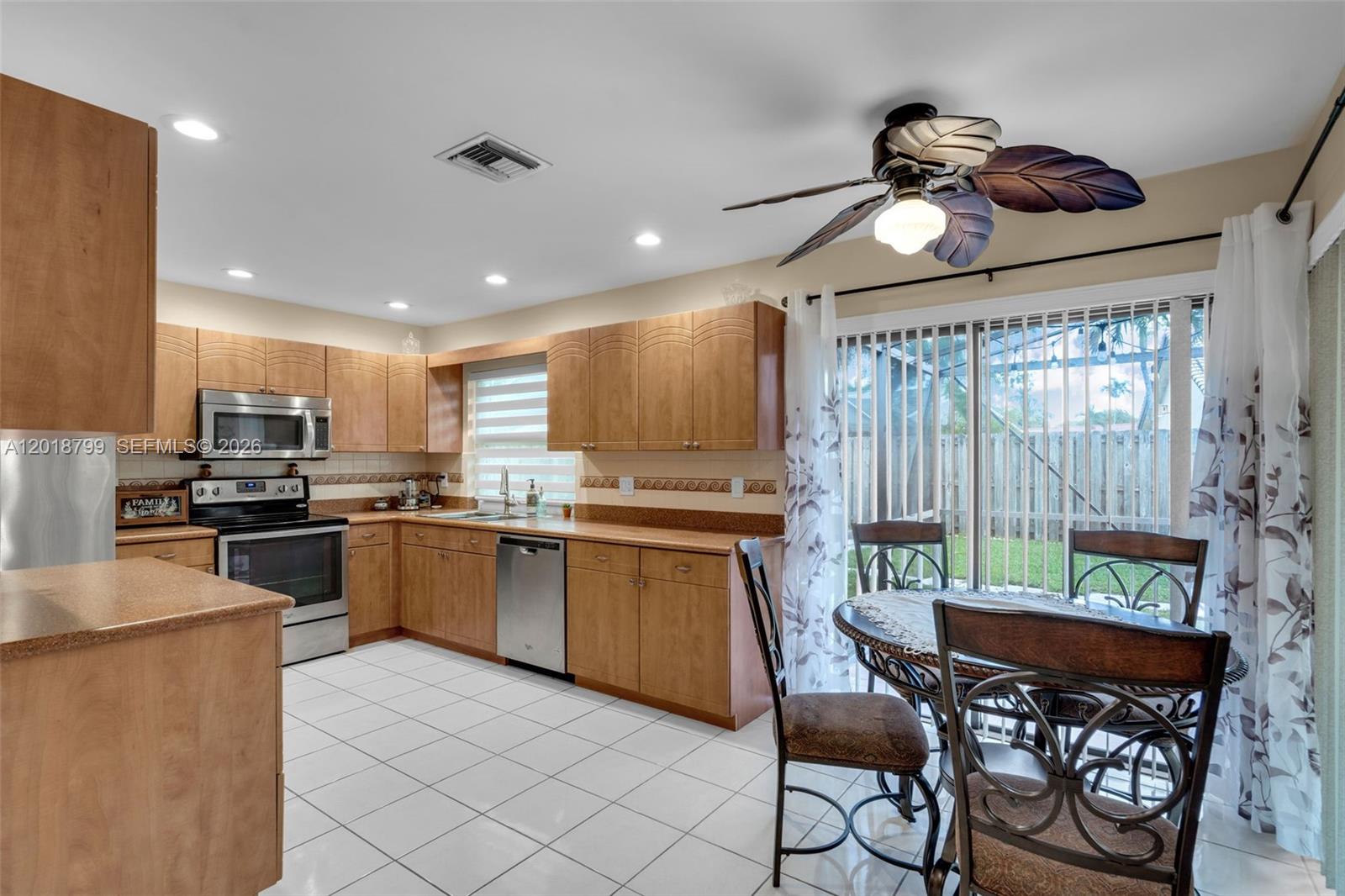 7817 Sunflower Dr, Margate FL 33063