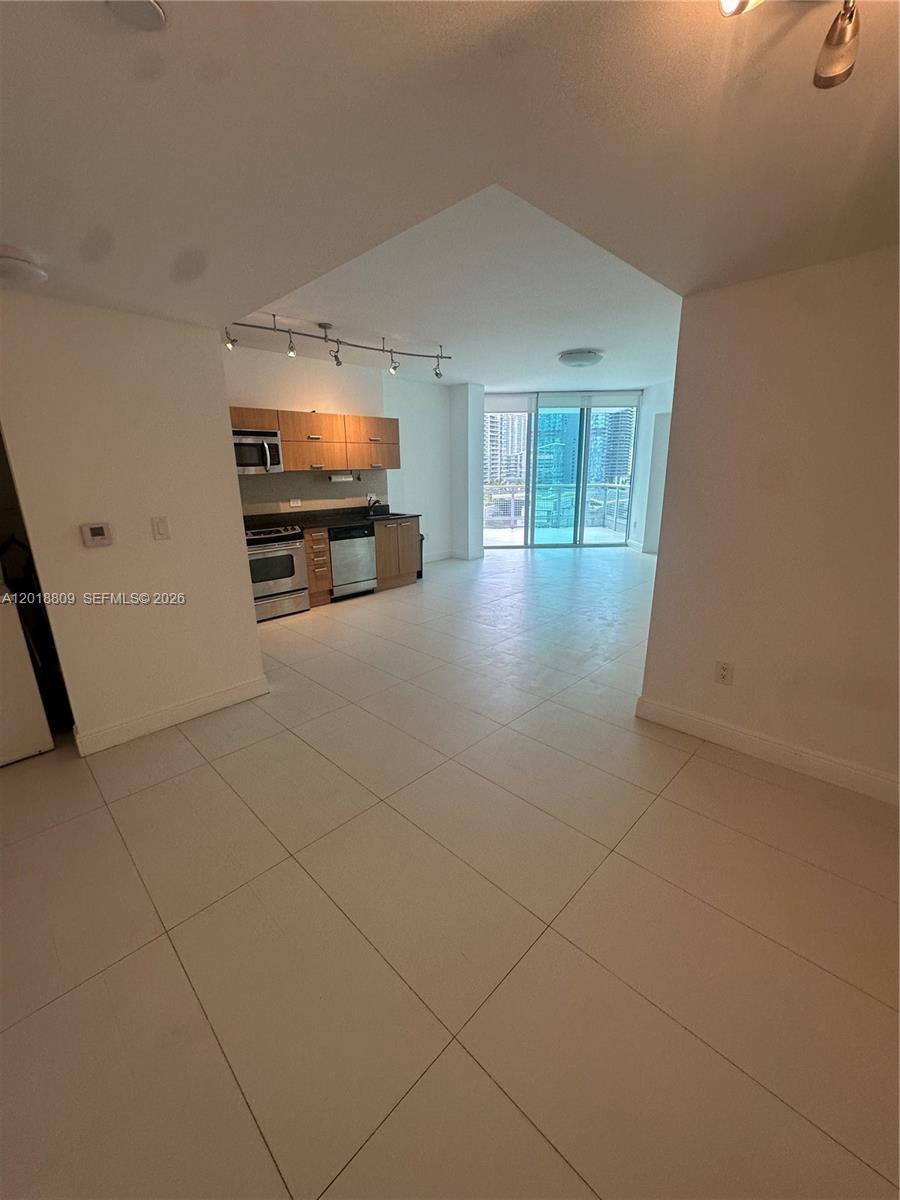 350 S Miami Ave #2008, Miami FL 33130