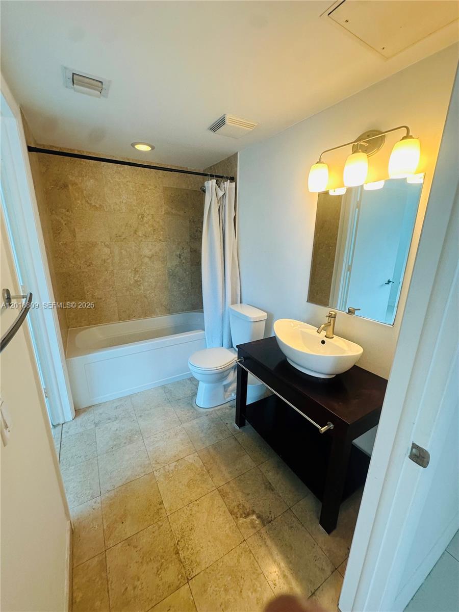 350 S Miami Ave #2008, Miami FL 33130
