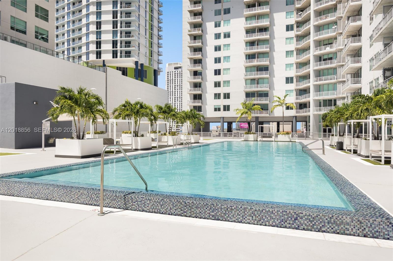 690 SW 1st Ct #PHI10, Miami FL 33130