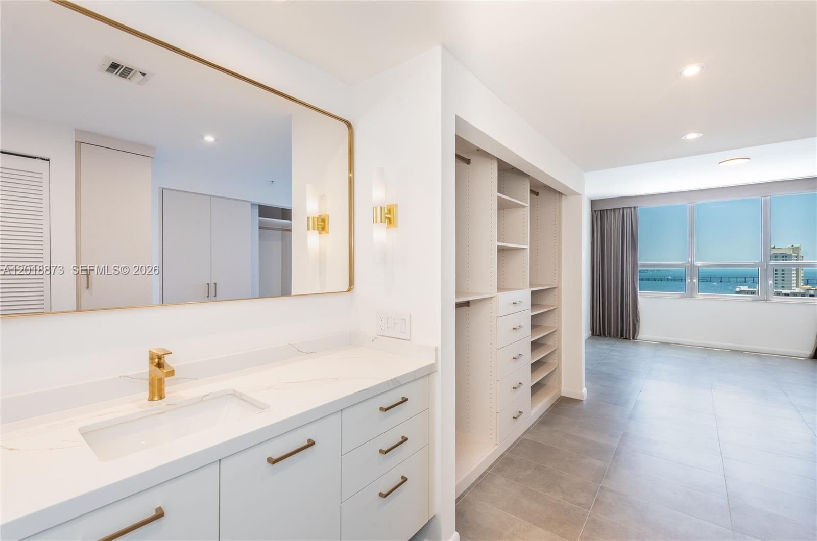 848 Brickell Key Dr #2703, Miami FL 33131
