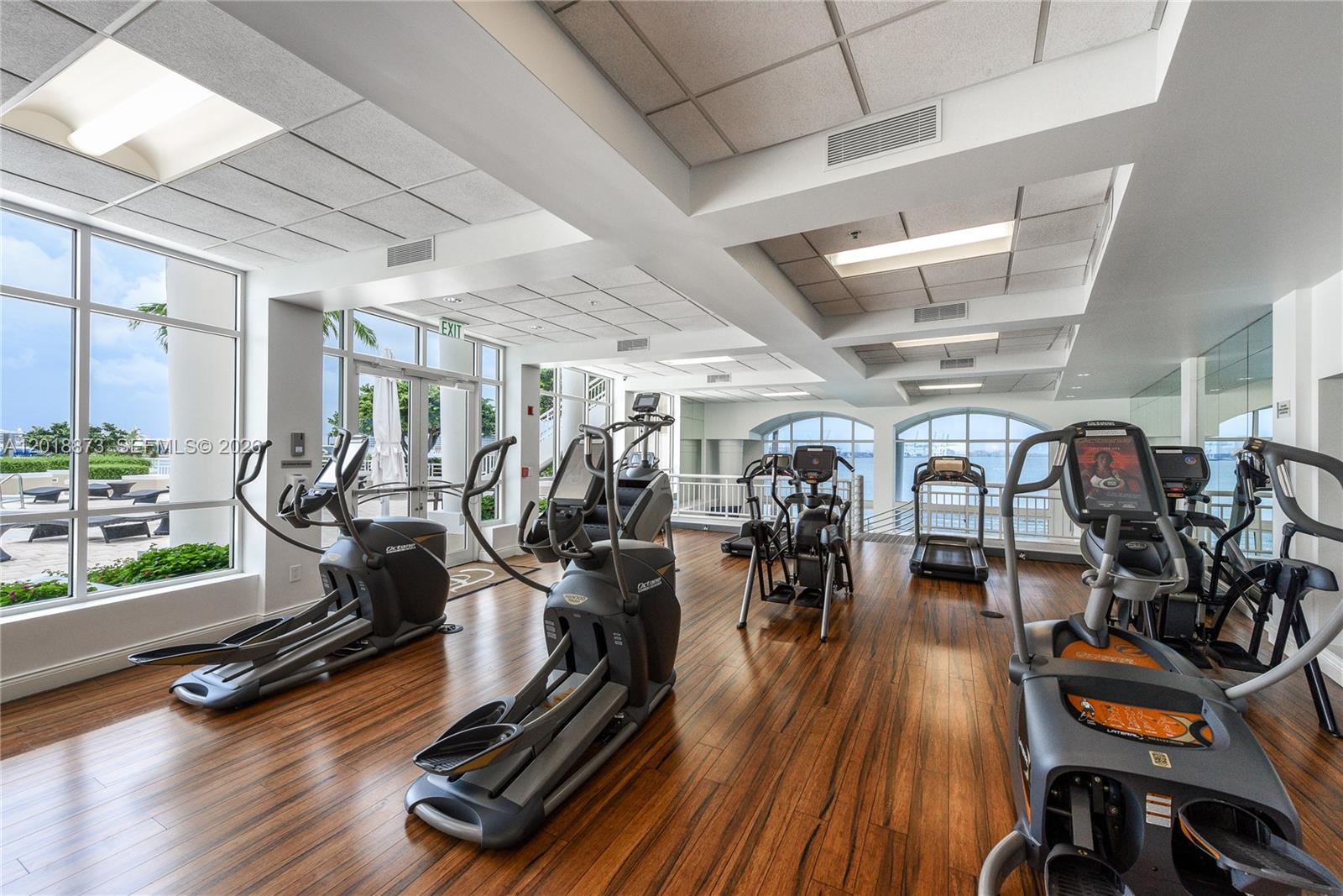 848 Brickell Key Dr #2703, Miami FL 33131