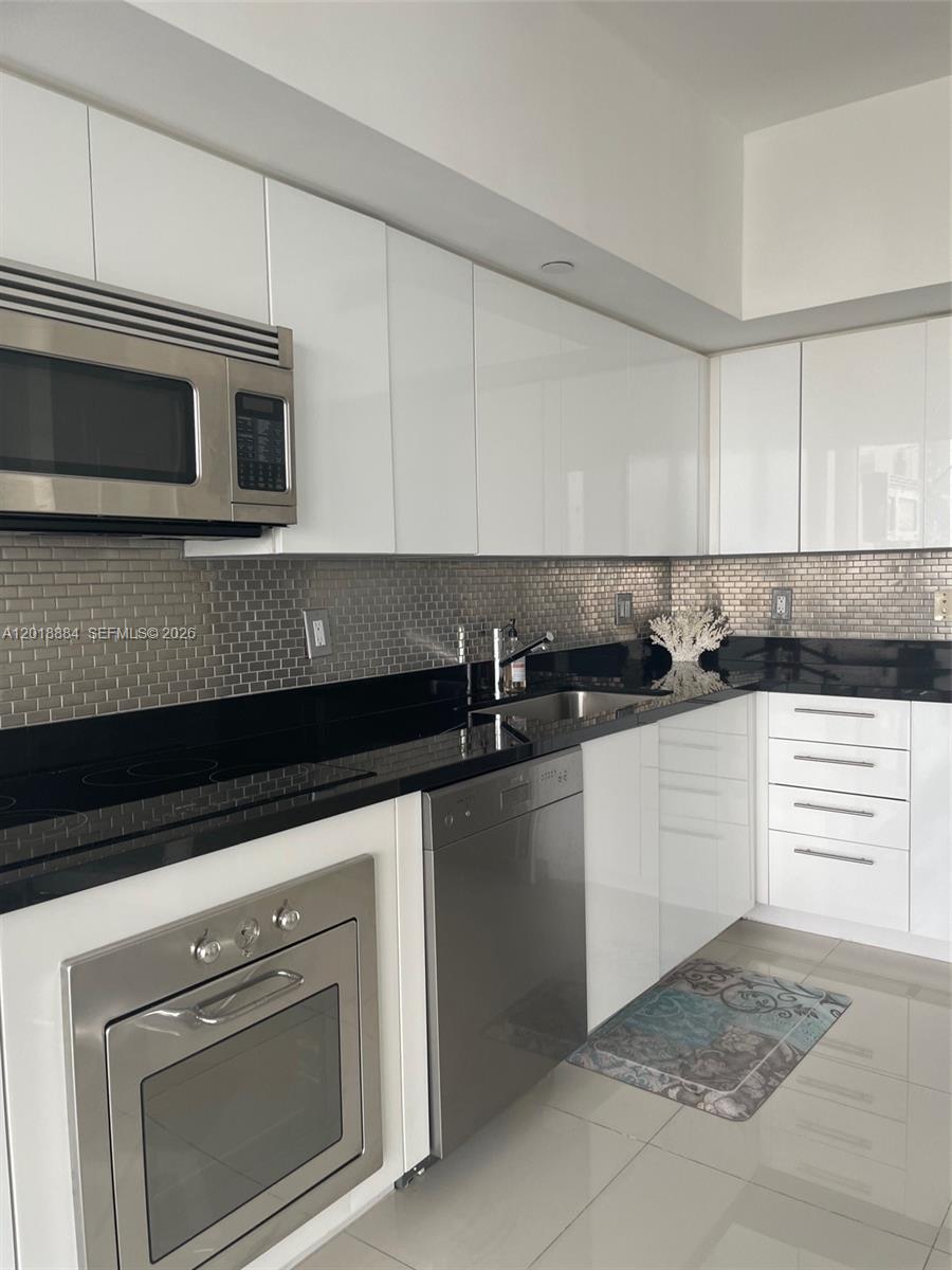 92 SW 3rd St #3008, Miami FL 33130