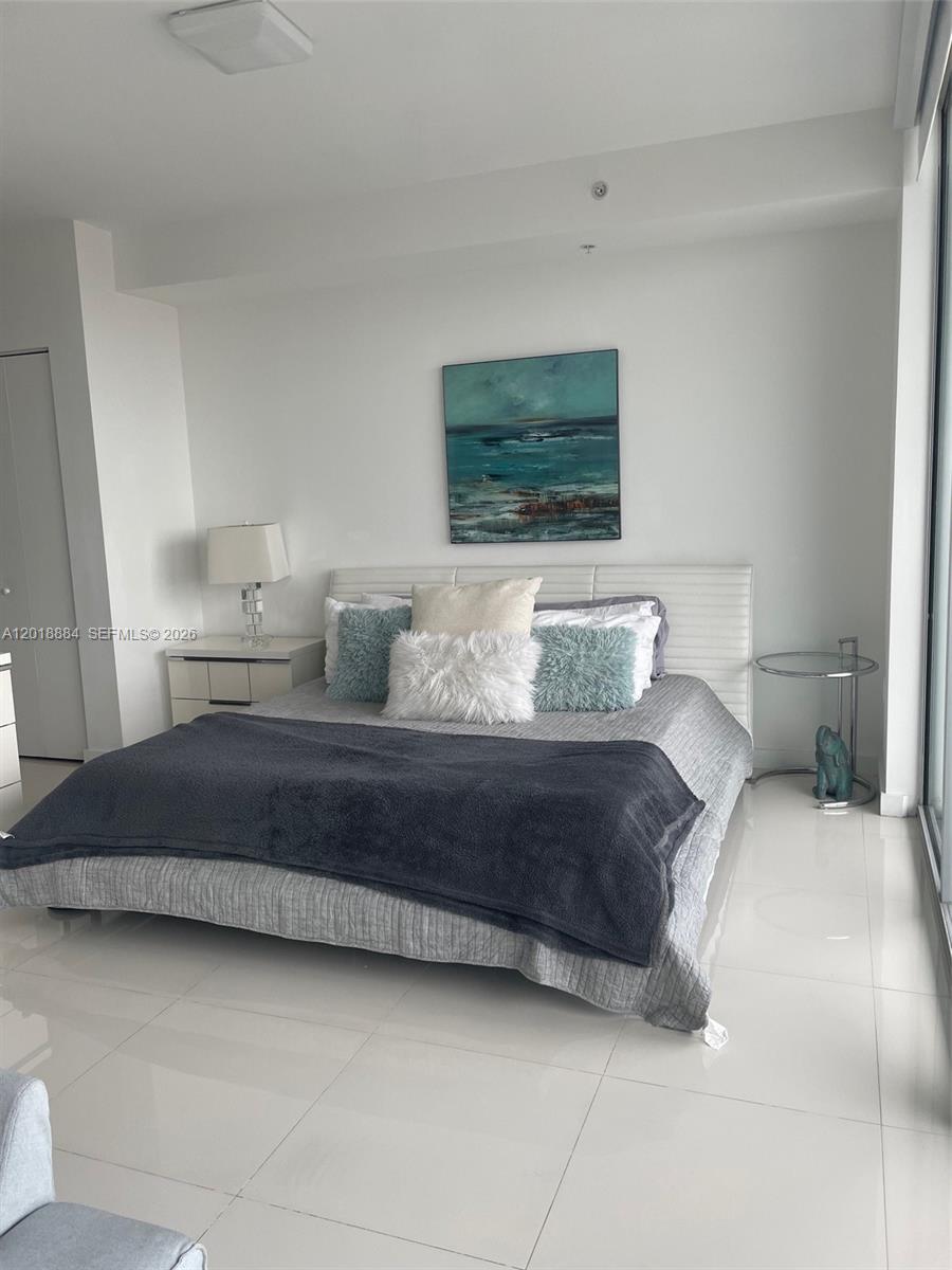 92 SW 3rd St #3008, Miami FL 33130