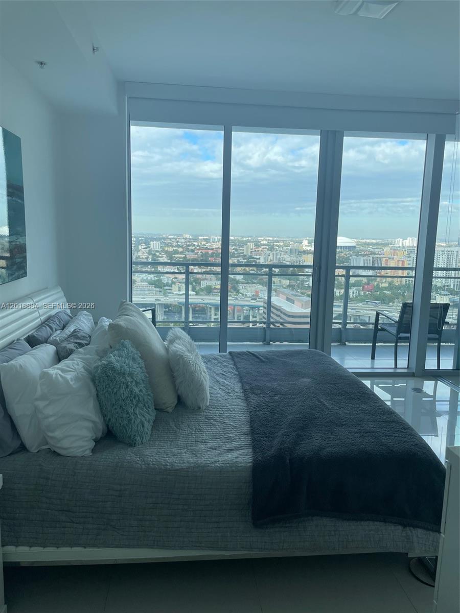 92 SW 3rd St #3008, Miami FL 33130