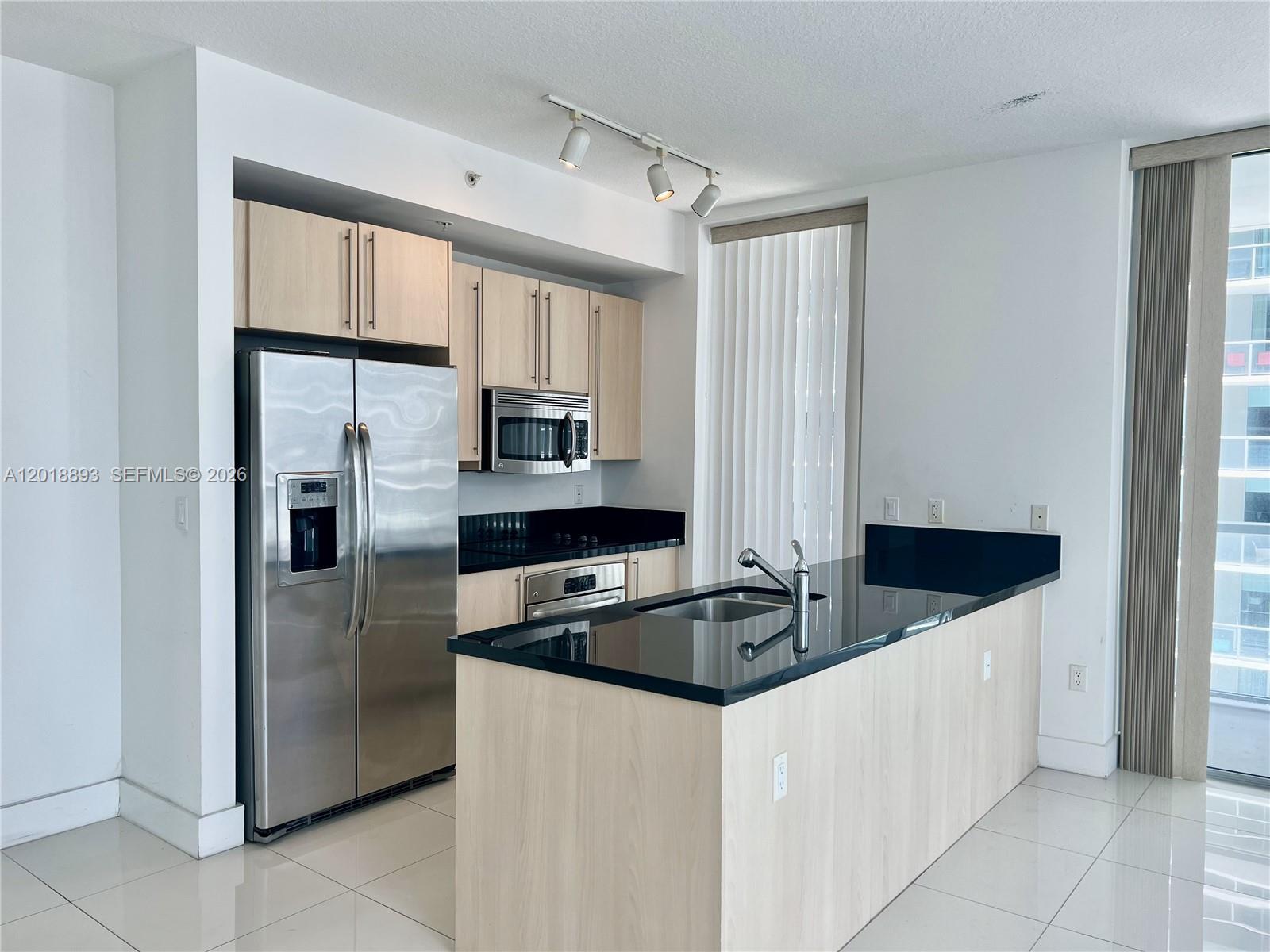 79 SW 12 ST #1407, Miami FL 33130
