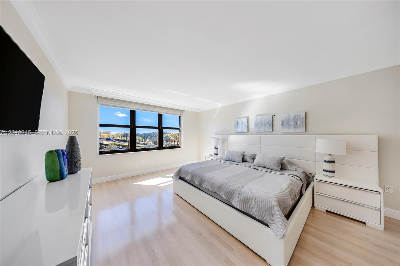 9801 Collins Ave #5S, Bal Harbour FL 33154