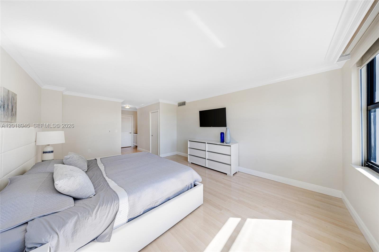 9801 Collins Ave #5S, Bal Harbour FL 33154