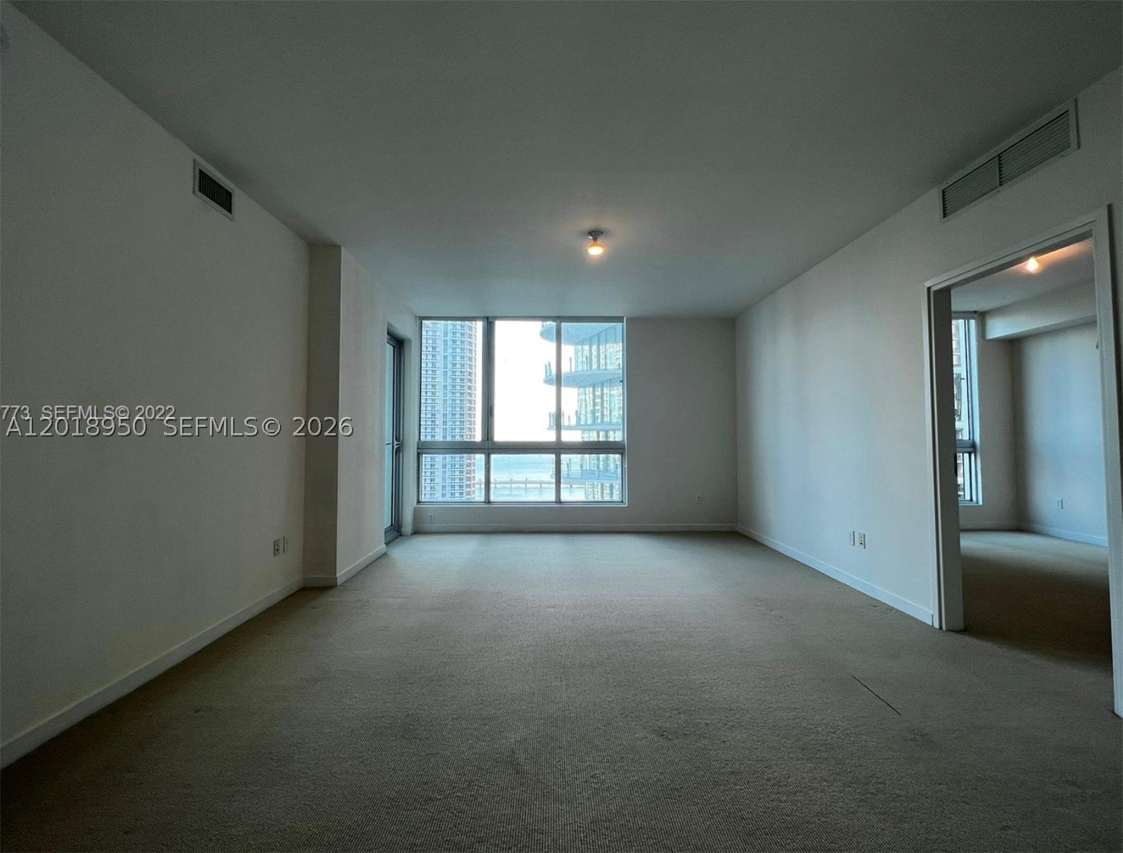 300 S Biscayne Blvd #T-1606, Miami FL 33131