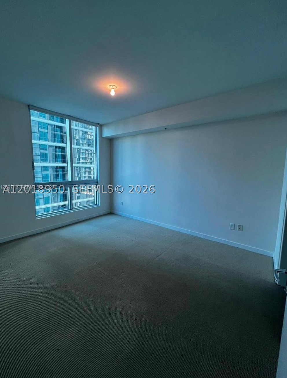 300 S Biscayne Blvd #T-1606, Miami FL 33131