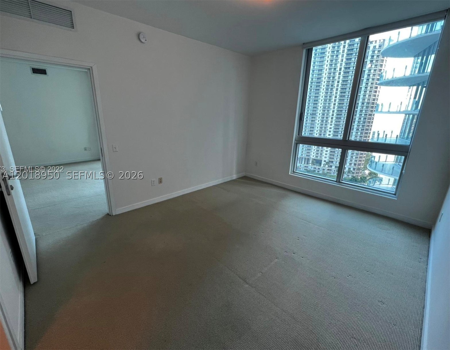300 S Biscayne Blvd #T-1606, Miami FL 33131