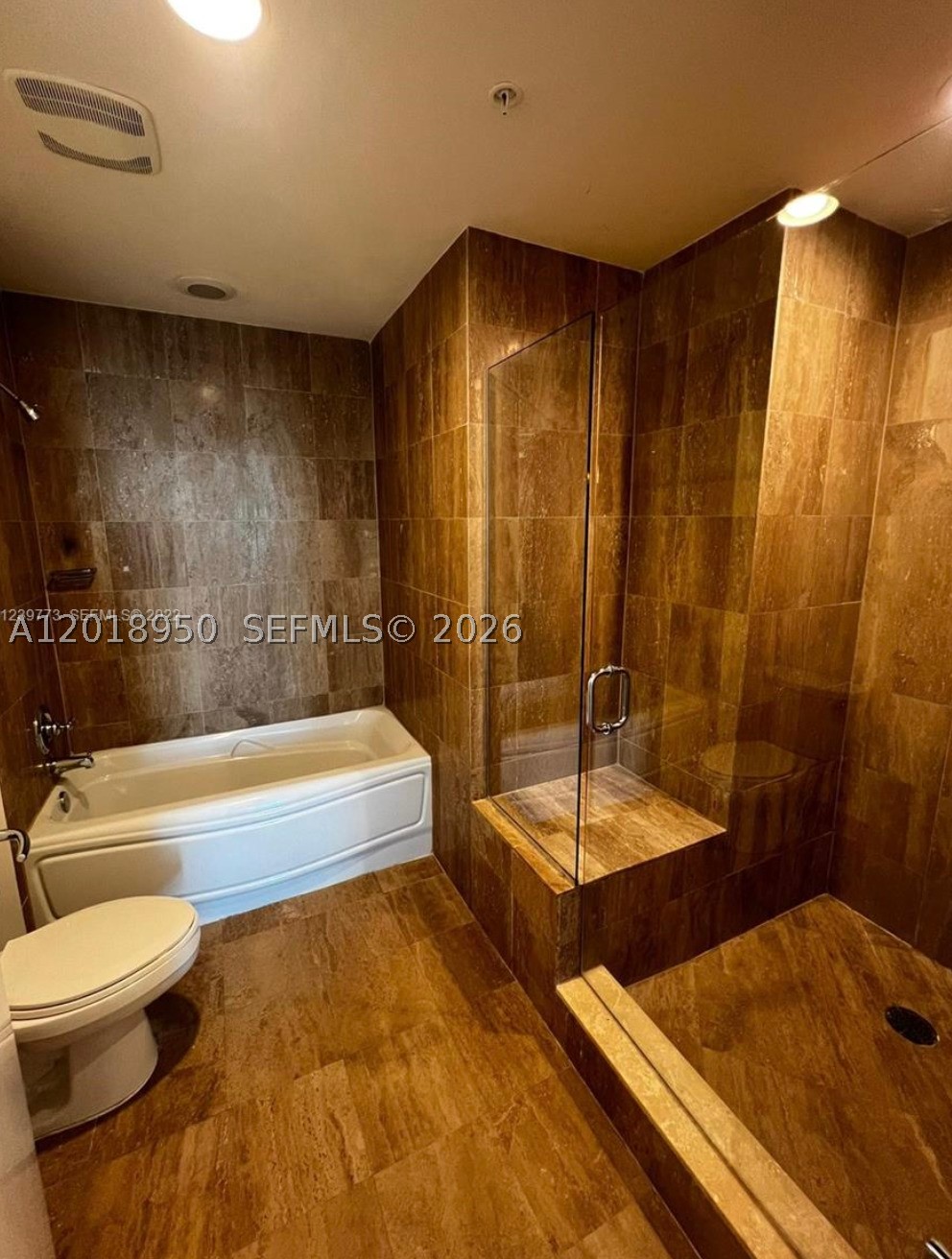 300 S Biscayne Blvd #T-1606, Miami FL 33131