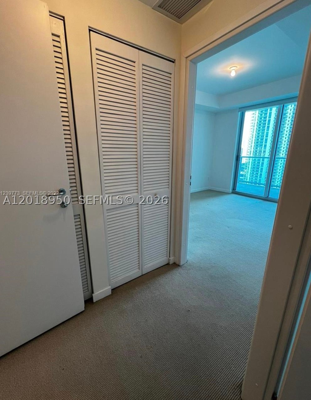 300 S Biscayne Blvd #T-1606, Miami FL 33131