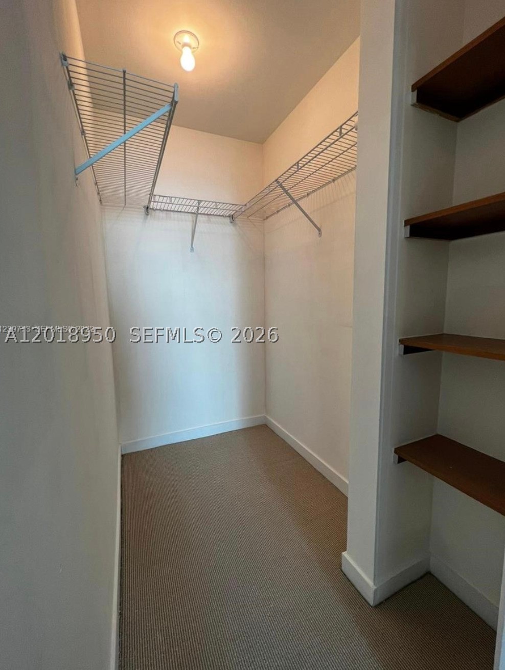 300 S Biscayne Blvd #T-1606, Miami FL 33131