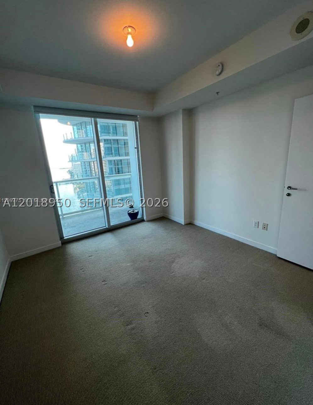300 S Biscayne Blvd #T-1606, Miami FL 33131