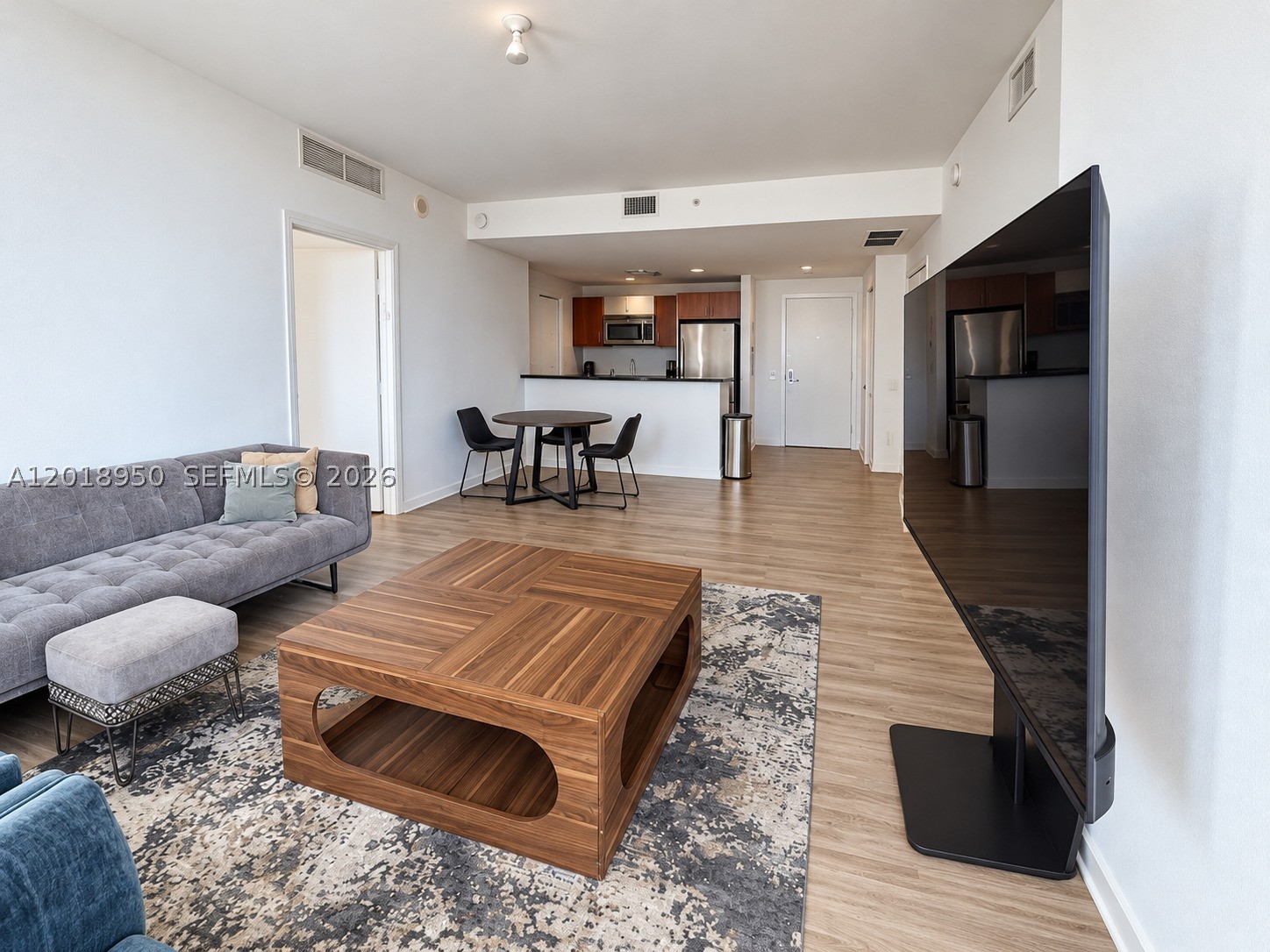 300 S Biscayne Blvd #T-1606, Miami FL 33131