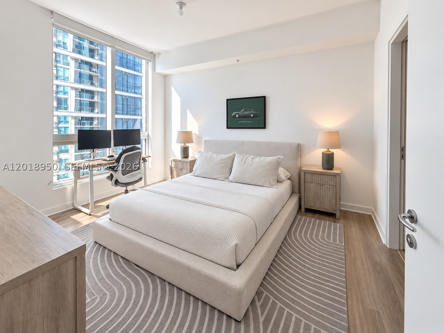 300 S Biscayne Blvd #T-1606, Miami FL 33131
