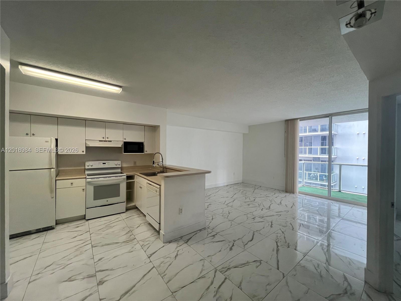 5085 NW 7th St #711, Miami FL 33126