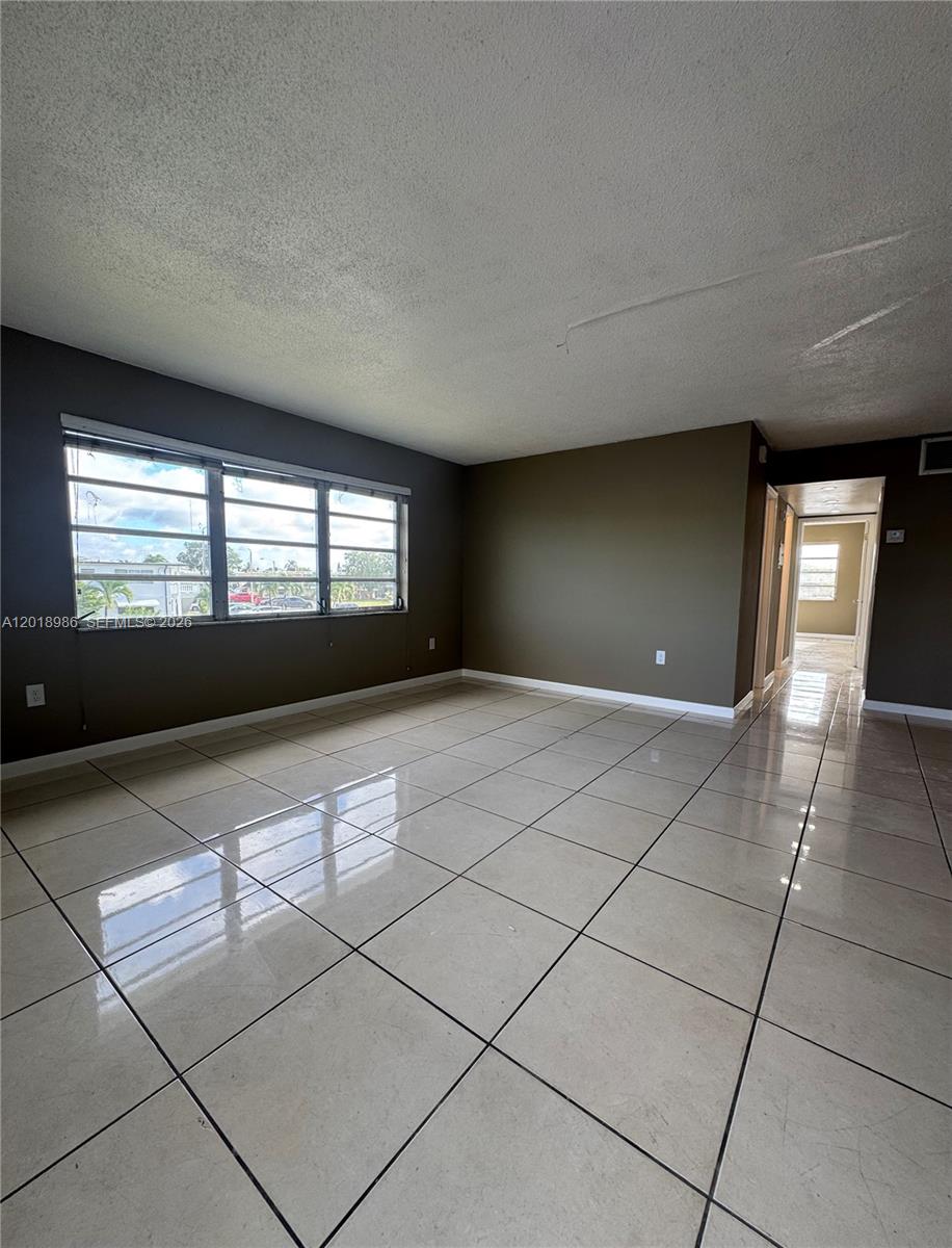 65 NE 202nd Ter #Q33, Miami Gardens FL 33179