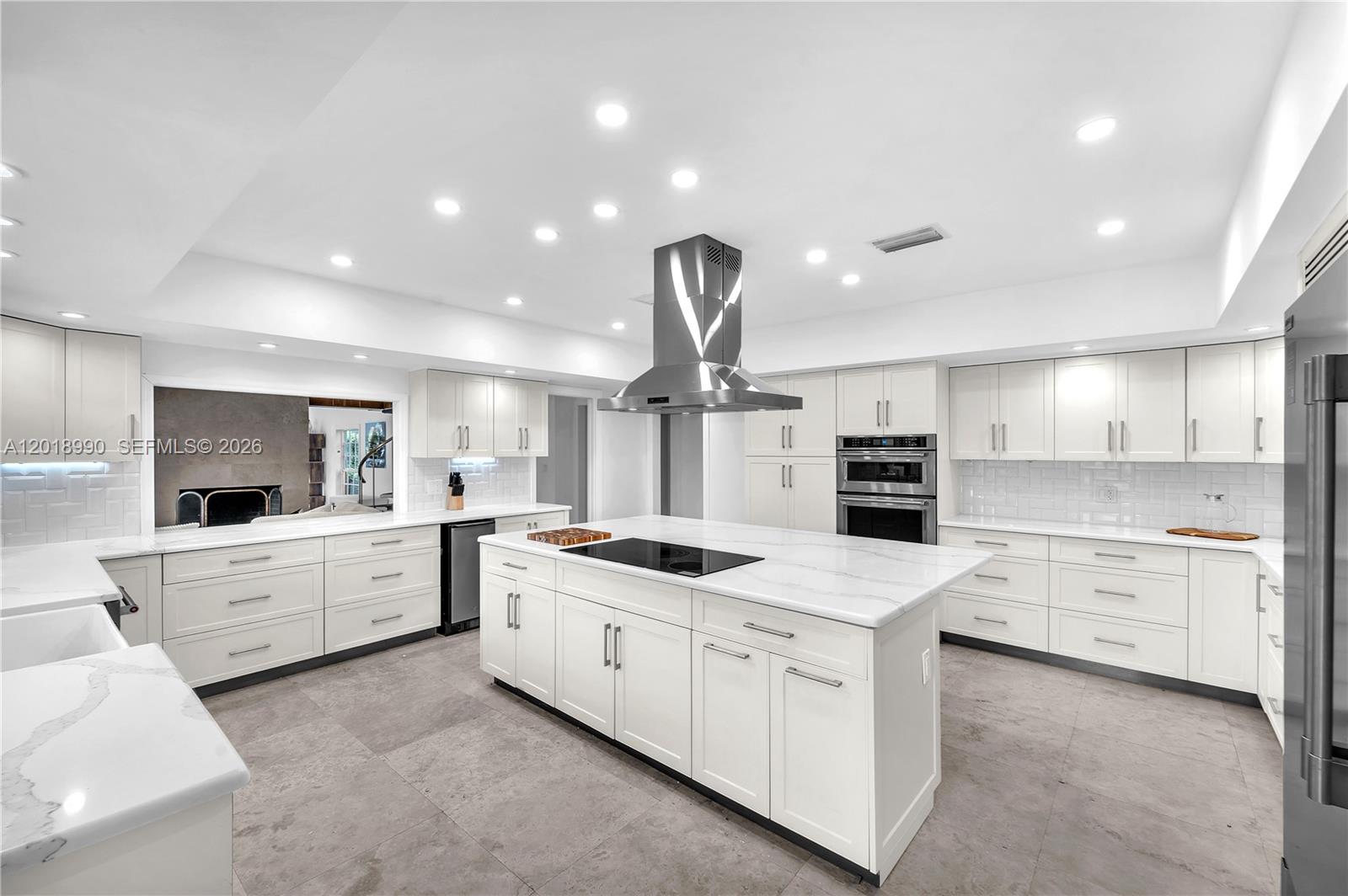 4440 NE 23rd Ave, Lighthouse Point FL 33064