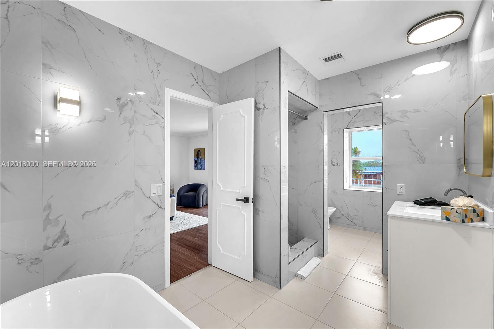 4440 NE 23rd Ave, Lighthouse Point FL 33064